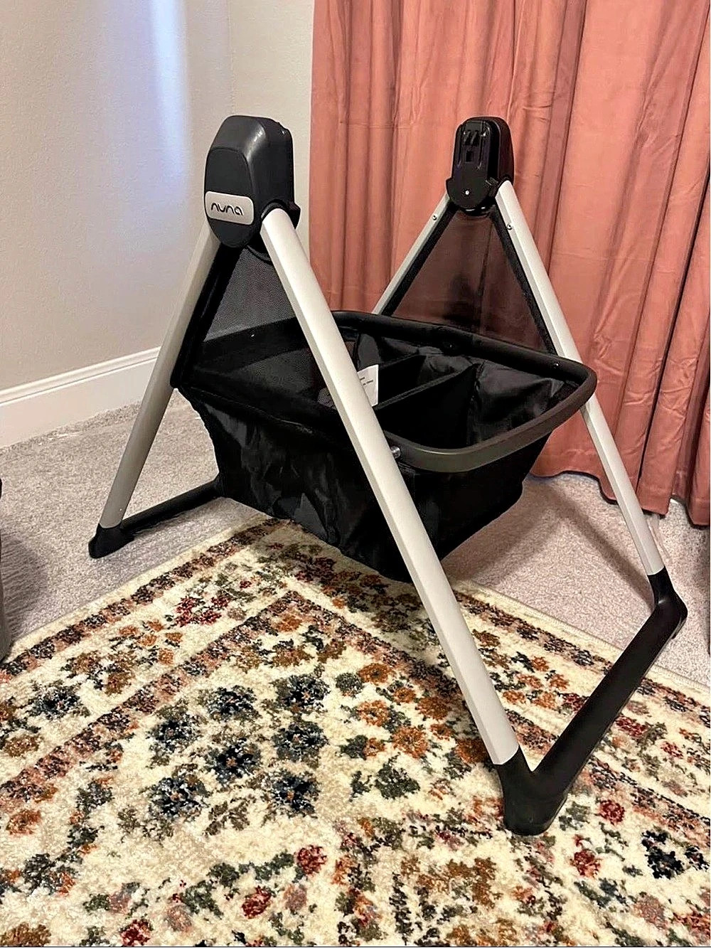 Nuna Demi Series Bassinet Stand in Black & White